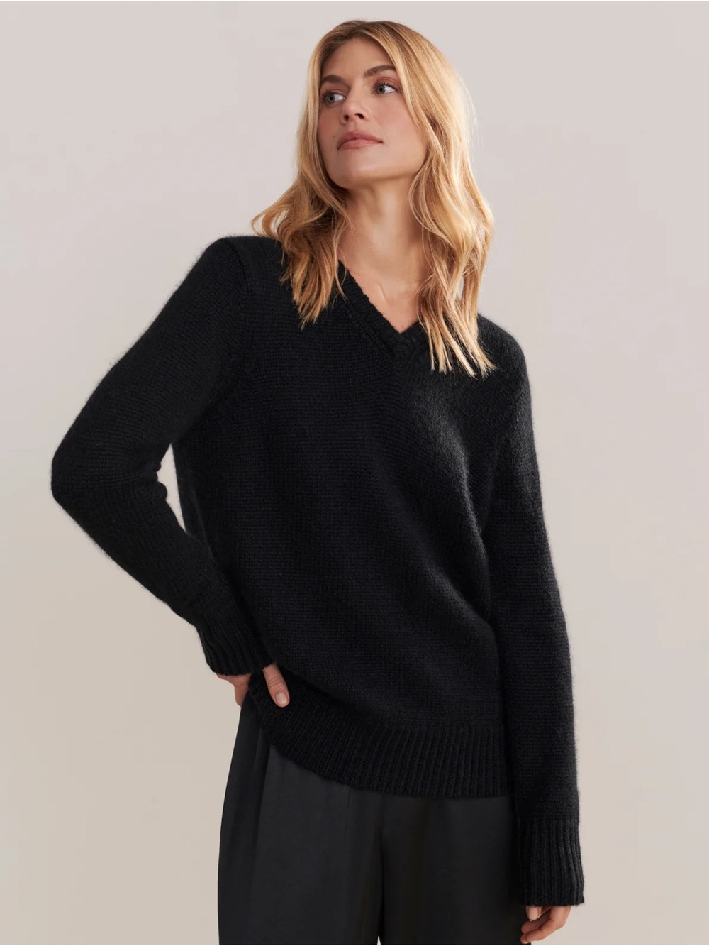 Jenni Kayne Cashmere Kate V-Neck Sweater in Black Size S